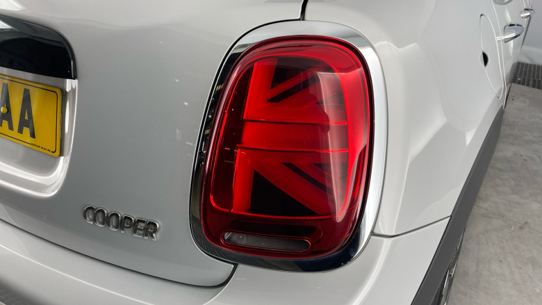 MINI Hatchback 1.5 Cooper II 5dr Petrol Hatchback